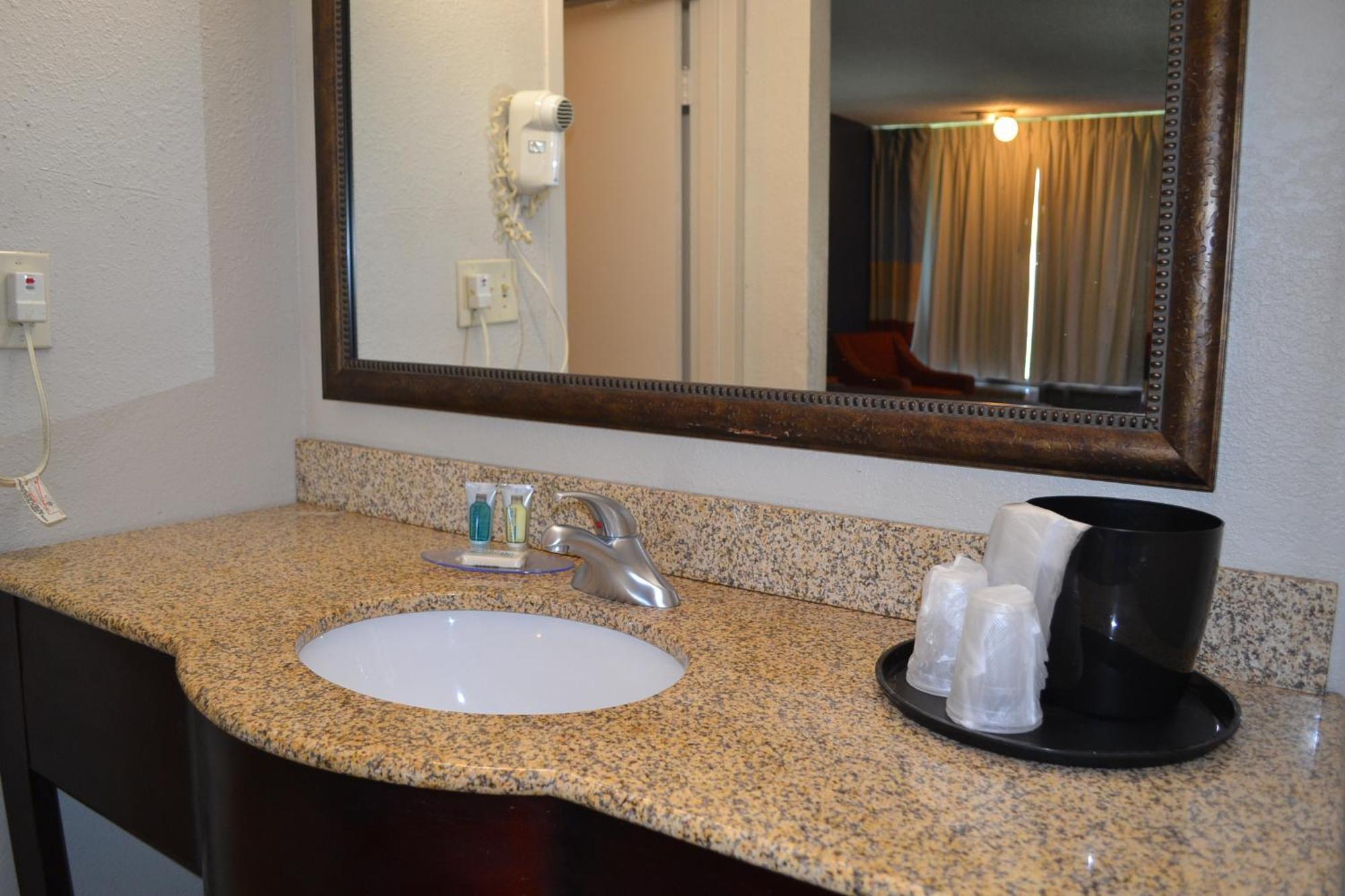 Dayspring Extended Stay Greensboro Exterior foto
